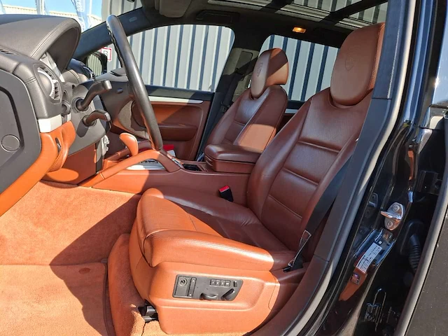 Porsche cayenne 4.8 turbo - 2007 - 500pk - afbeelding 37 van  39
