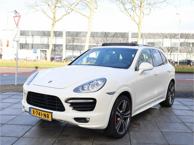 Porsche cayenne 4.8 turbo 500pk automaat 2011, x-741-nb - afbeelding 2 van  33