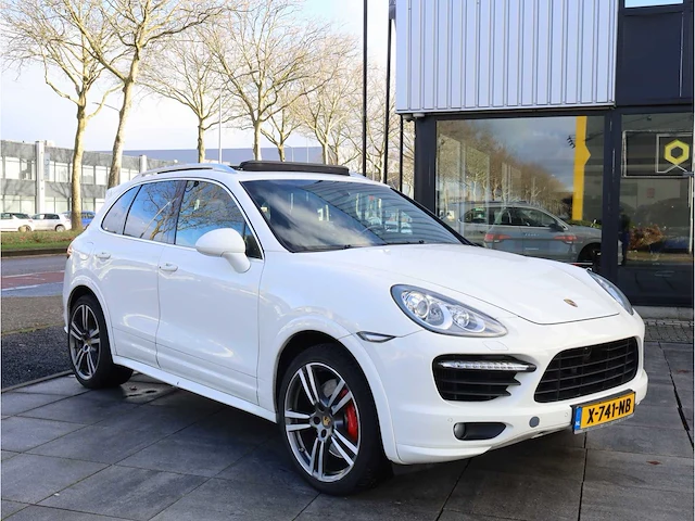 Porsche cayenne 4.8 turbo 500pk automaat 2011, x-741-nb - afbeelding 32 van  33