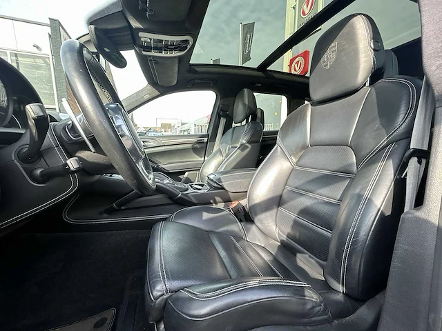Porsche cayenne 4.8 turbo s | 5-zsv-57 - afbeelding 2 van  54