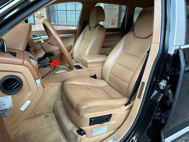 Porsche cayenne 4.8 v8 500pk 2008 - afbeelding 32 van  42
