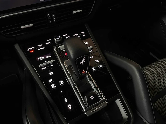 Porsche cayenne coupe 3.0 v6 340pk 2019 (sport chrono & sport design) - afbeelding 27 van  56
