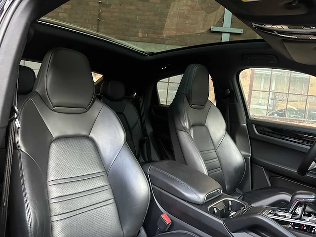 Porsche cayenne coupe 3.0 v6 340pk 2020 (sport design & sport chrono) - afbeelding 46 van  52