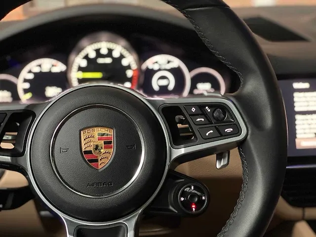 Porsche cayenne coupé e-hybrid 3.0 v6 462pk 2022 -fabrieksgarantie- - afbeelding 36 van  83