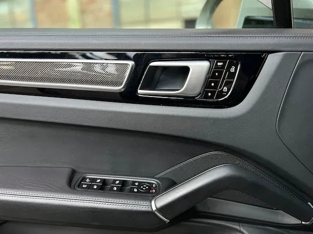Porsche cayenne coupé e-hybrid 3.0 v6 462pk plugin-hybride 2019 -orig. nl-, g-335-hd - afbeelding 39 van  77
