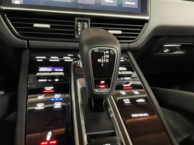 Porsche cayenne coupé e-hybrid 3.0 v6 sport-chrono 470pk 2020, l-842-ds - afbeelding 31 van  54