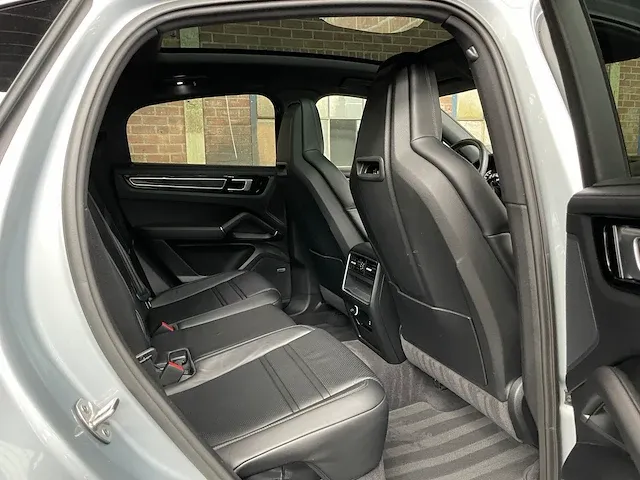 Porsche cayenne coupé e-hybrid 3.0 v6 sport-chrono 470pk 2020, l-842-ds - afbeelding 39 van  54