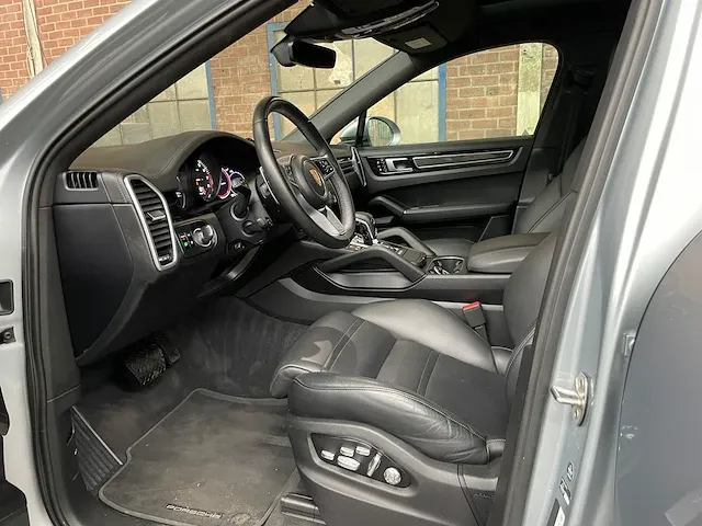 Porsche cayenne coupé e-hybrid 3.0 v6 sport-chrono 470pk 2020, l-842-ds - afbeelding 42 van  54