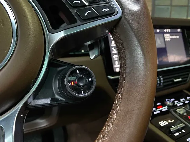 Porsche cayenne coupe e-hybrid 3.0 v6 sport-chrono 470pk 2021 orig-nl, k-103-nb - afbeelding 33 van  100