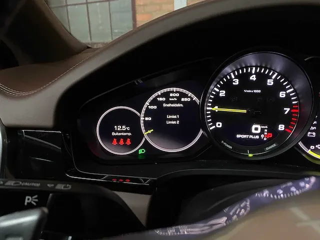 Porsche cayenne coupe e-hybrid 3.0 v6 sport-chrono 470pk 2021 orig-nl, k-103-nb - afbeelding 45 van  100