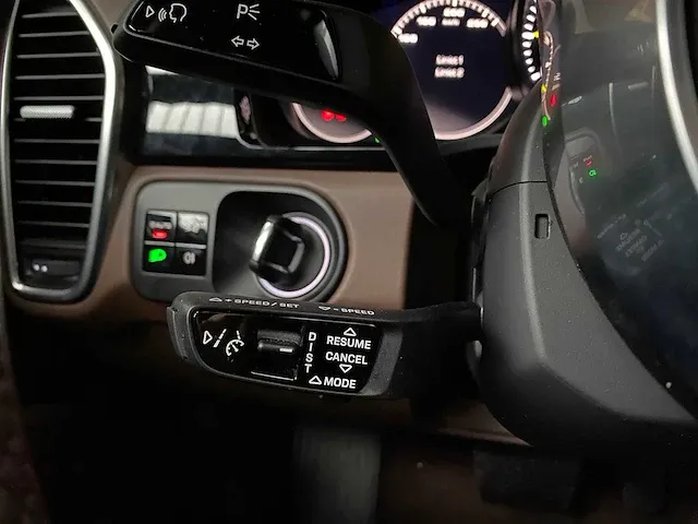 Porsche cayenne coupe e-hybrid 3.0 v6 sport-chrono 470pk 2021 orig-nl, k-103-nb - afbeelding 50 van  100