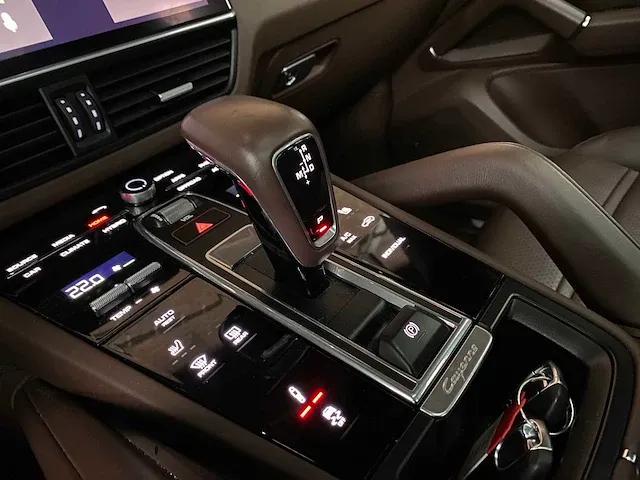 Porsche cayenne coupe e-hybrid 3.0 v6 sport-chrono 470pk 2021 orig-nl, k-103-nb - afbeelding 51 van  100