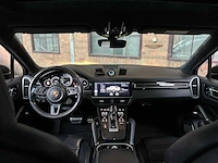 Porsche cayenne coupe turbo s e-hybrid 4.0 v8 -techart carbon- 680pk 2020 (origineel-nl), j-707-rt - afbeelding 23 van  70
