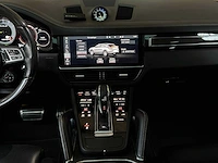 Porsche cayenne coupe turbo s e-hybrid 4.0 v8 -techart carbon- 680pk 2020 (origineel-nl), j-707-rt - afbeelding 26 van  70