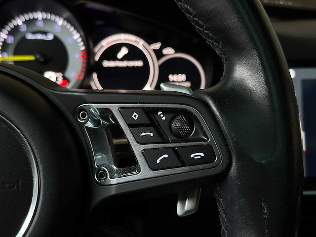 Porsche cayenne coupe turbo s e-hybrid 4.0 v8 -techart carbon- 680pk 2020 (origineel-nl), j-707-rt - afbeelding 29 van  70