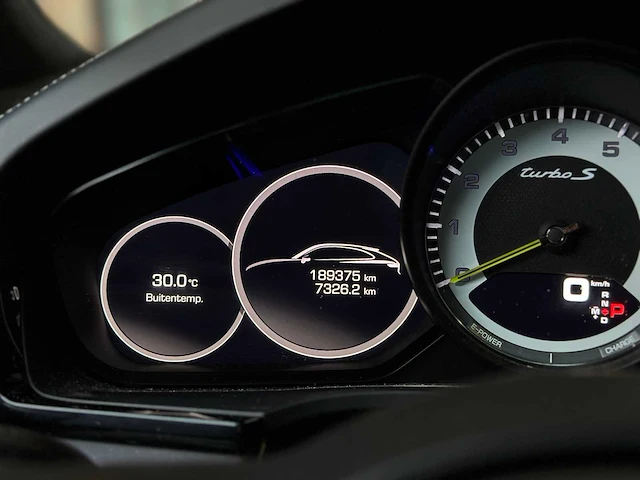 Porsche cayenne coupe turbo s e-hybrid 4.0 v8 -techart carbon- 680pk 2020 (origineel-nl), j-707-rt - afbeelding 37 van  70