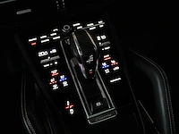 Porsche cayenne coupe turbo s e-hybrid 4.0 v8 -techart carbon- 680pk 2020 (origineel-nl), j-707-rt - afbeelding 38 van  70