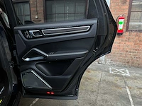 Porsche cayenne coupe turbo s e-hybrid 4.0 v8 -techart carbon- 680pk 2020 (origineel-nl), j-707-rt - afbeelding 58 van  70