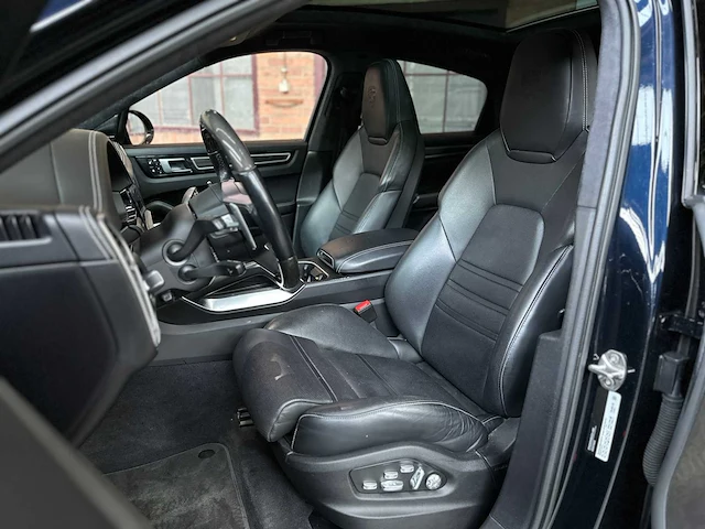 Porsche cayenne coupe turbo s e-hybrid 4.0 v8 -techart carbon- 680pk 2020 (origineel-nl), j-707-rt - afbeelding 63 van  70