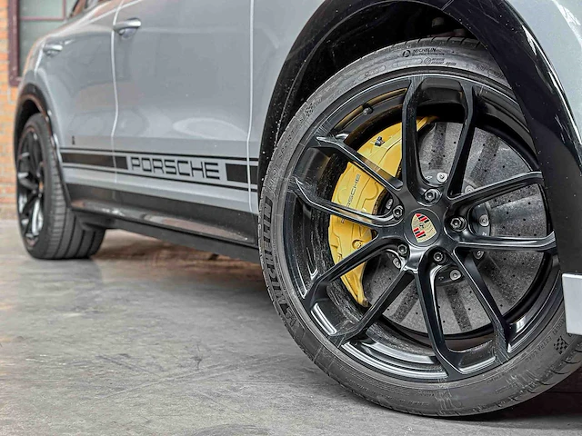 Porsche cayenne coupé turbo s e-hybrid (techart) 4.0 v8 -akrapovic- 549pk 2019, nl-kenteken - afbeelding 11 van  87