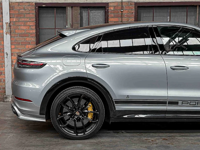 Porsche cayenne coupé turbo s e-hybrid (techart) 4.0 v8 -akrapovic- 549pk 2019, nl-kenteken - afbeelding 14 van  87