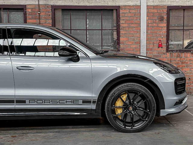 Porsche cayenne coupé turbo s e-hybrid (techart) 4.0 v8 -akrapovic- 549pk 2019, nl-kenteken - afbeelding 15 van  87