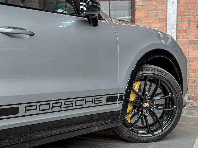 Porsche cayenne coupé turbo s e-hybrid (techart) 4.0 v8 -akrapovic- 549pk 2019, nl-kenteken - afbeelding 20 van  87