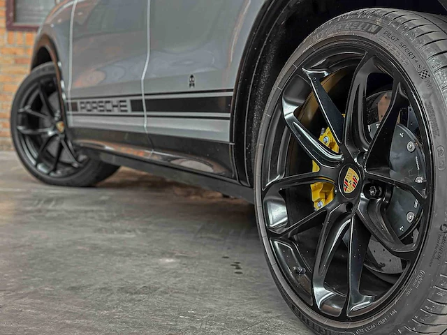 Porsche cayenne coupé turbo s e-hybrid (techart) 4.0 v8 -akrapovic- 549pk 2019, nl-kenteken - afbeelding 27 van  87