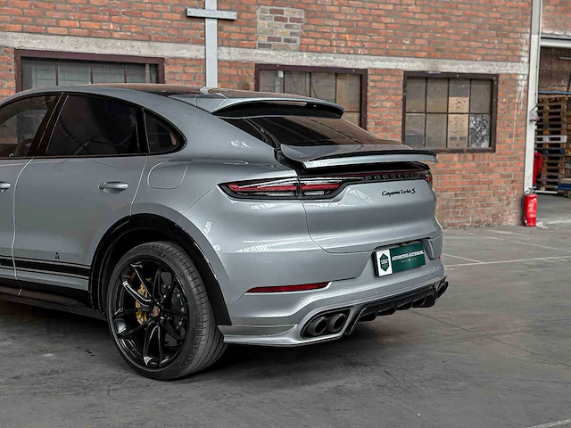 Porsche cayenne coupé turbo s e-hybrid (techart) 4.0 v8 -akrapovic- 549pk 2019, nl-kenteken - afbeelding 28 van  87