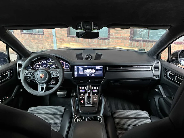 Porsche cayenne coupé turbo s e-hybrid (techart) 4.0 v8 -akrapovic- 549pk 2019, nl-kenteken - afbeelding 33 van  87