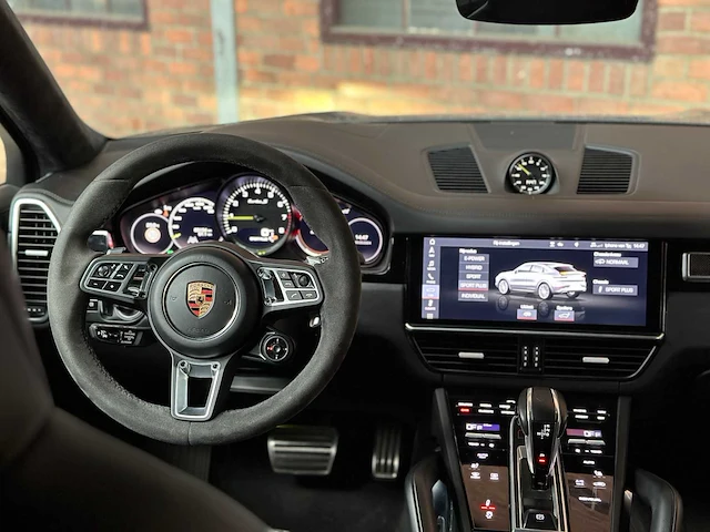 Porsche cayenne coupé turbo s e-hybrid (techart) 4.0 v8 -akrapovic- 549pk 2019, nl-kenteken - afbeelding 35 van  87