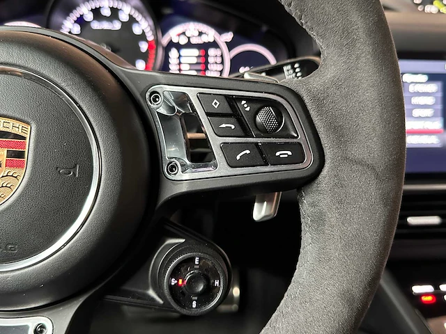 Porsche cayenne coupé turbo s e-hybrid (techart) 4.0 v8 -akrapovic- 549pk 2019, nl-kenteken - afbeelding 36 van  87