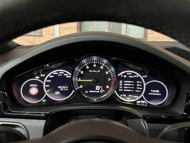 Porsche cayenne coupé turbo s e-hybrid (techart) 4.0 v8 -akrapovic- 549pk 2019, nl-kenteken - afbeelding 44 van  87