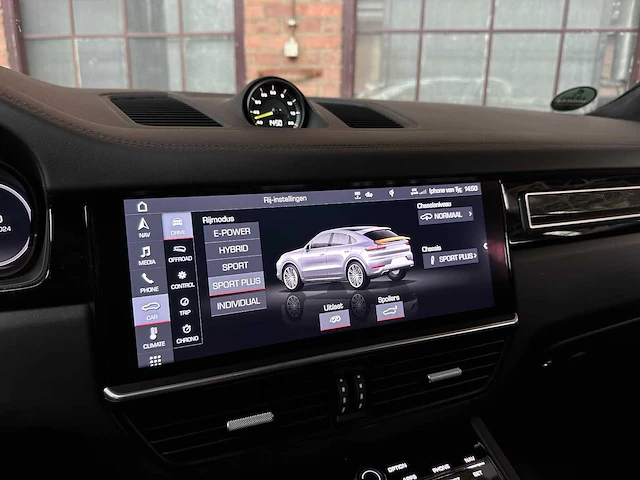Porsche cayenne coupé turbo s e-hybrid (techart) 4.0 v8 -akrapovic- 549pk 2019, nl-kenteken - afbeelding 51 van  87