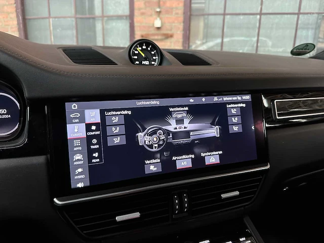 Porsche cayenne coupé turbo s e-hybrid (techart) 4.0 v8 -akrapovic- 549pk 2019, nl-kenteken - afbeelding 53 van  87