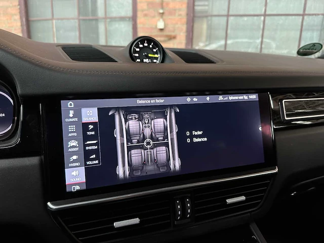 Porsche cayenne coupé turbo s e-hybrid (techart) 4.0 v8 -akrapovic- 549pk 2019, nl-kenteken - afbeelding 57 van  87