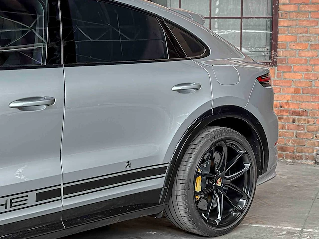 Porsche cayenne coupé turbo s e-hybrid (techart) 4.0 v8 -akrapovic- 549pk 2019, nl-kenteken - afbeelding 5 van  87