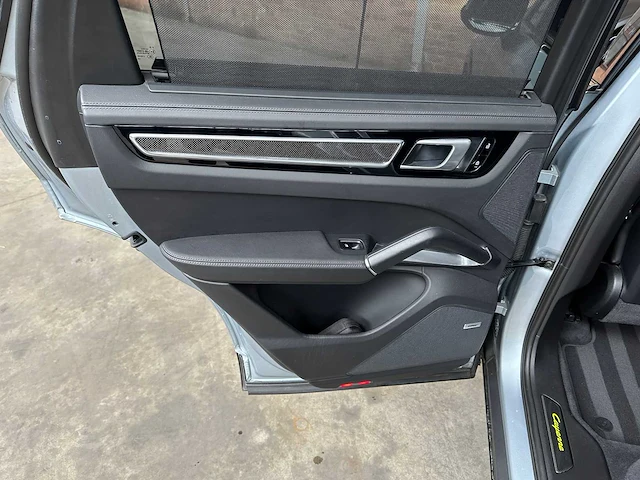 Porsche cayenne coupé turbo s e-hybrid (techart) 4.0 v8 -akrapovic- 549pk 2019, nl-kenteken - afbeelding 63 van  87