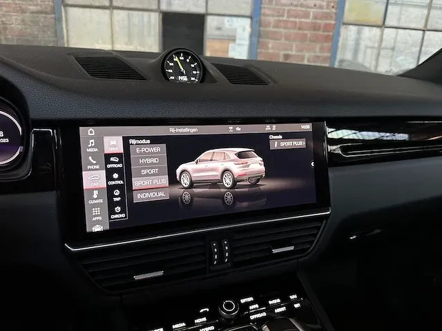 Porsche cayenne e-hybrid 3.0 v6 sport-chrono 462pk 2021, k-705-jn - afbeelding 50 van  99