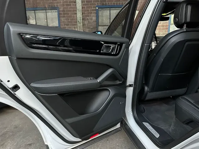Porsche cayenne e-hybrid 3.0 v6 sport-chrono 462pk 2021, k-705-jn - afbeelding 75 van  99