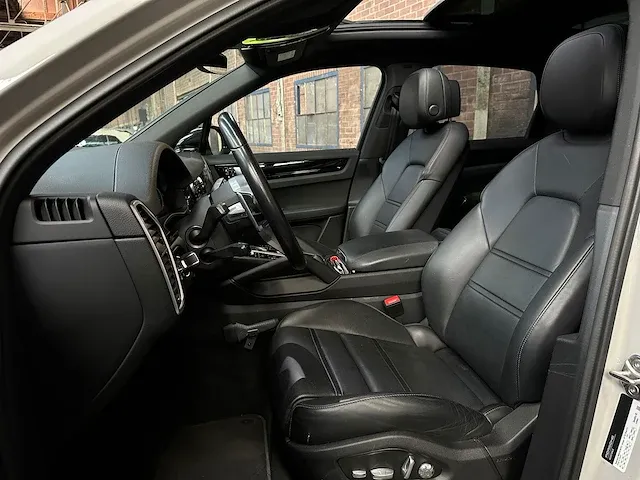 Porsche cayenne e-hybrid 3.0 v6 sport-chrono 462pk 2021, k-705-jn - afbeelding 84 van  99