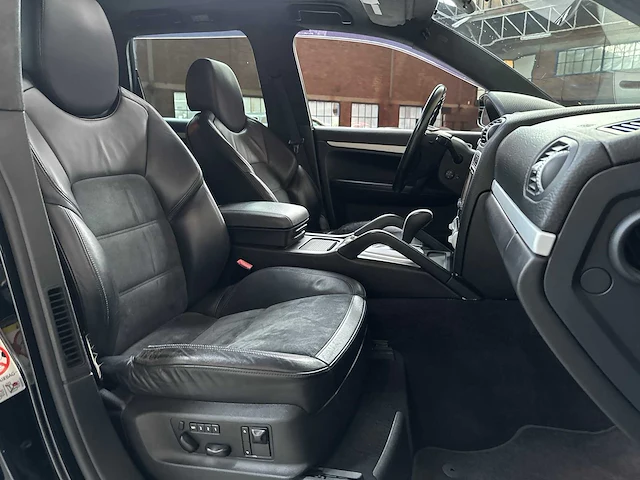 Porsche cayenne gts 4.8 v8 405pk 2009 youngtimer - afbeelding 40 van  49