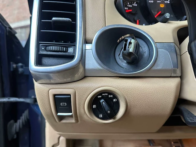 Porsche cayenne gts 4.8 v8 420pk 2013 - afbeelding 14 van  48