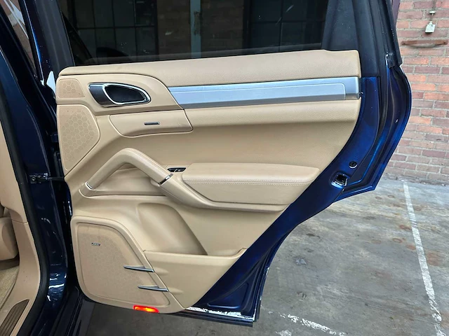 Porsche cayenne gts 4.8 v8 420pk 2013 - afbeelding 32 van  48