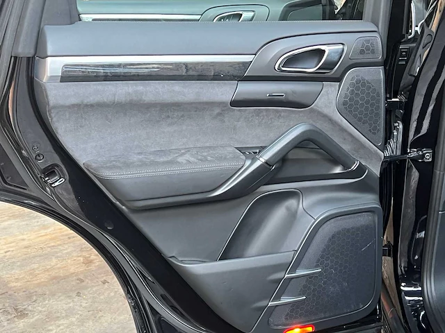 Porsche cayenne gts 4.8 v8 420pk 2014 - afbeelding 13 van  48