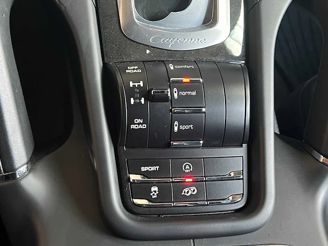 Porsche cayenne gts 4.8 v8 420pk 2014 - afbeelding 25 van  48