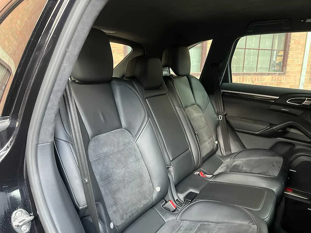 Porsche cayenne gts 4.8 v8 420pk 2014 - afbeelding 37 van  48