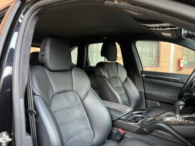 Porsche cayenne gts 4.8 v8 420pk 2014 - afbeelding 41 van  48