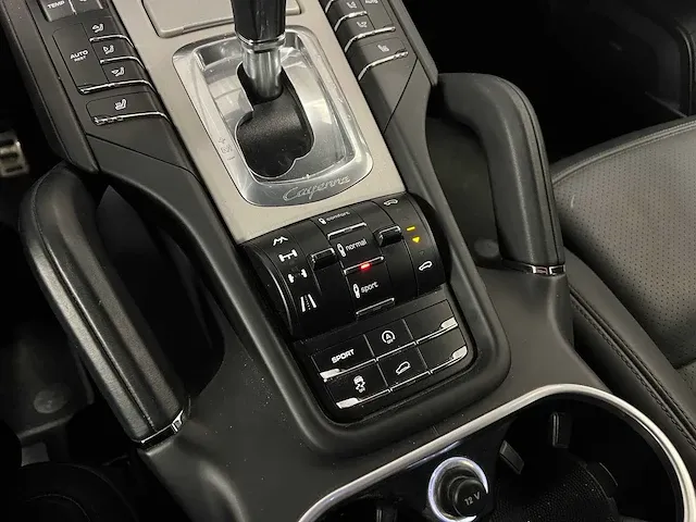 Porsche cayenne gts 4.8 v8 421pk (origineel-nl + 1e-eigenaar), 84-xxd-2 - afbeelding 28 van  70