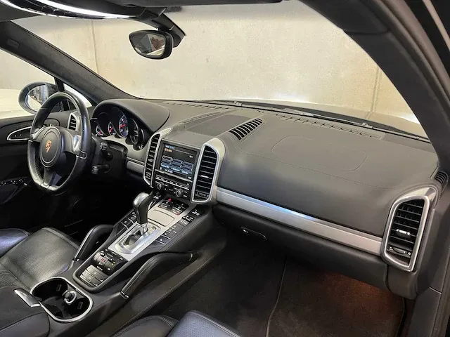 Porsche cayenne gts 4.8 v8 421pk (origineel-nl + 1e-eigenaar), 84-xxd-2 - afbeelding 39 van  70